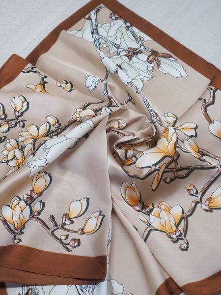 Hovedbilde Satengskjerf rust og beige