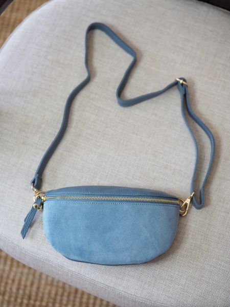 Hovedbilde Skinn bumbag semsket dueblå