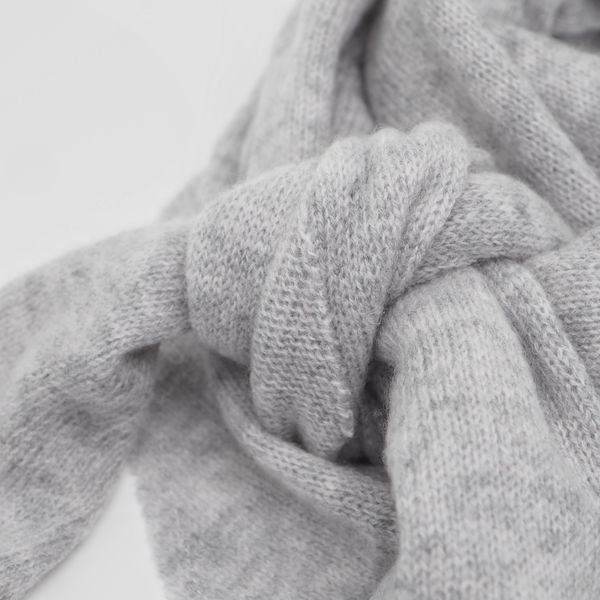 Hovedbilde Ullskjerf triangel stort melertgrå