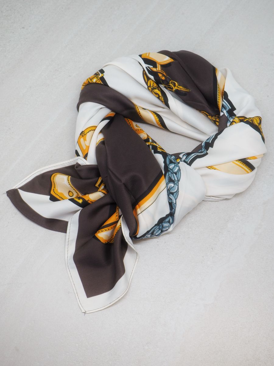 Stort skjerf i silkeblanding mørkebrun og off-white