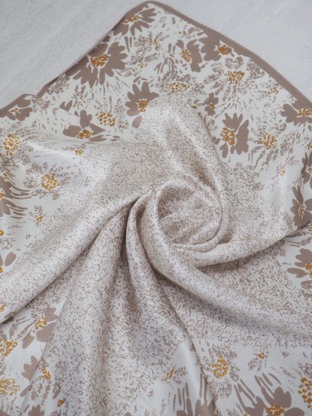 Hovedbilde Silkeskjerf ekte silke beige og off-white