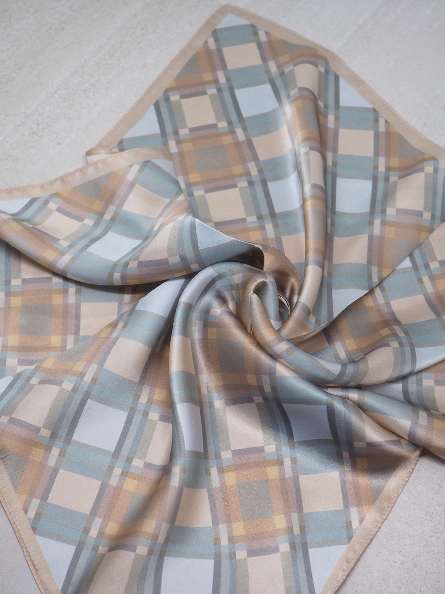 7DAYS silkeskjerf mini mint og beige