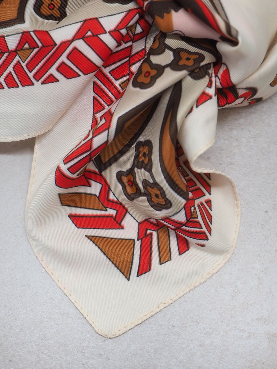 Stort skjerf i silkeblanding brun og rødtoner