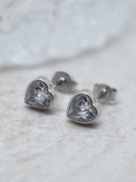 Hovedbilde 7DAYS studs hjerte i stål sølvfarget