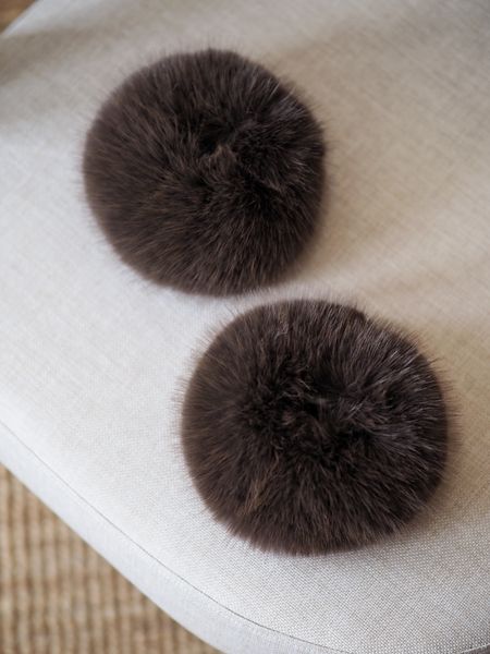 Hovedbilde Fuskepels mansjetter brun