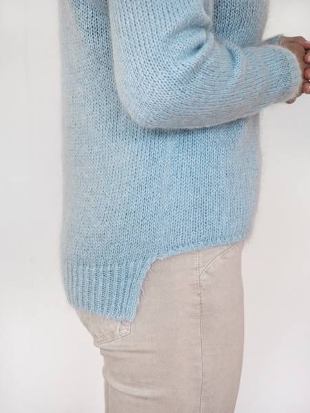 Bilde av Mohair finstrikket genser lysebl