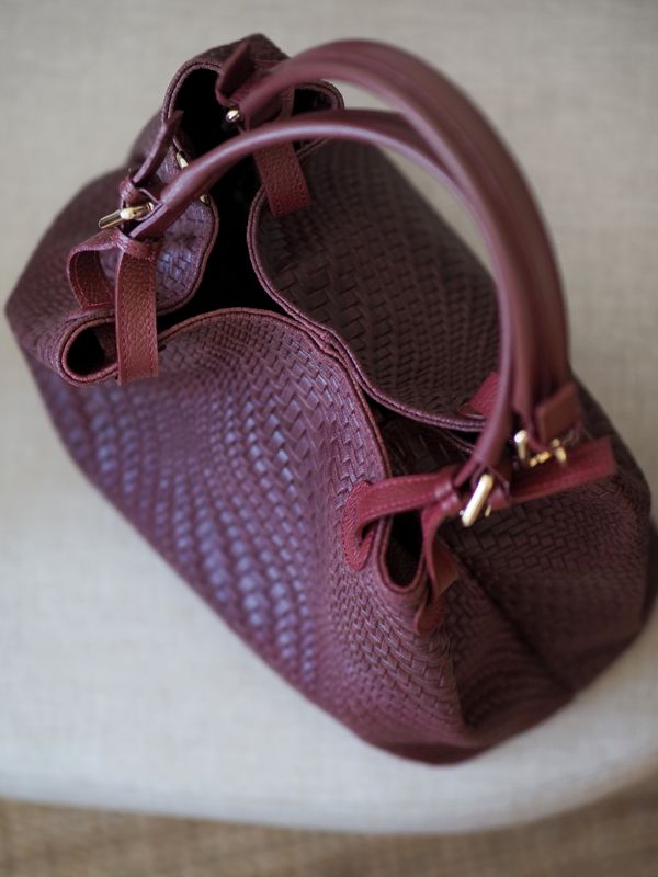 Stor flettet skinnveske bordeaux