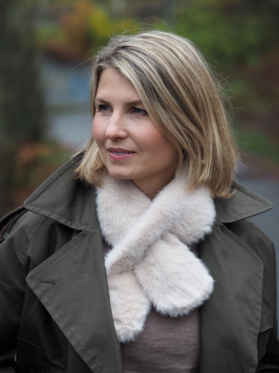 Fuskepels skjerf beige