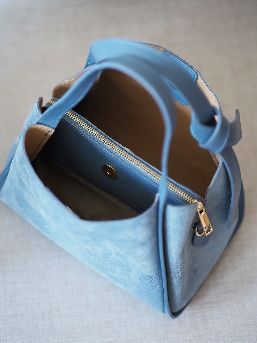 Semsket skinnveske lyseblå