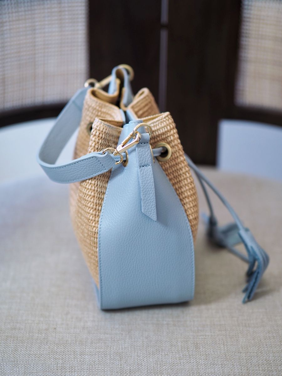 Raffia pumpadurveske dueblå