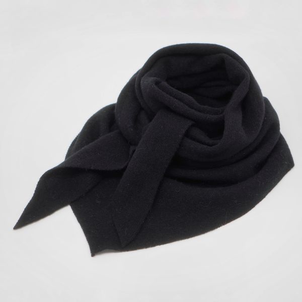 Hovedbilde Ullskjerf triangel stort svart