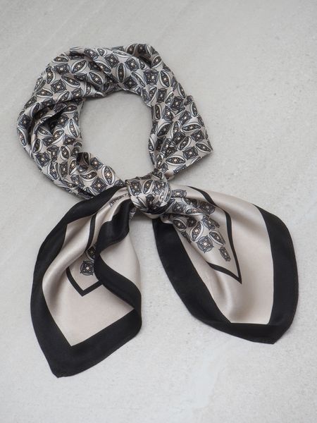 Hovedbilde Skjerf 100% silke off-white og svart