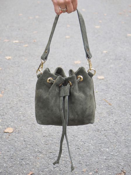 Bilde av Bucketveske i semsketskinn olive