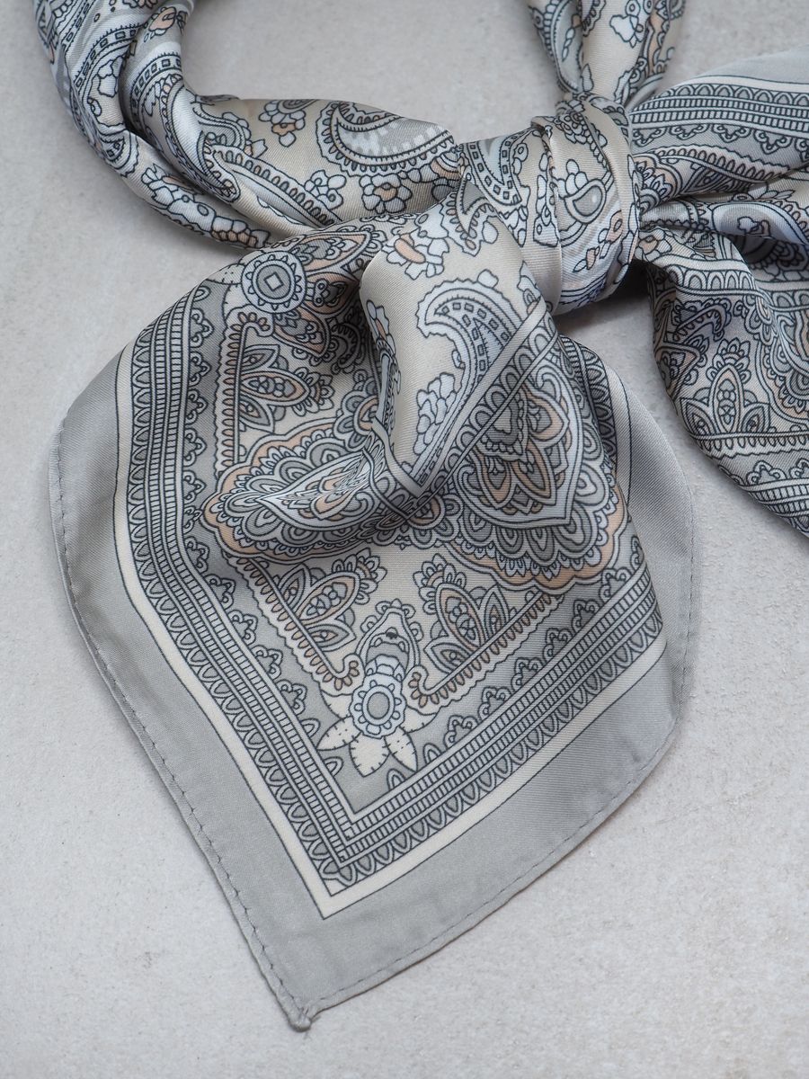Satengskjerf paisly beige