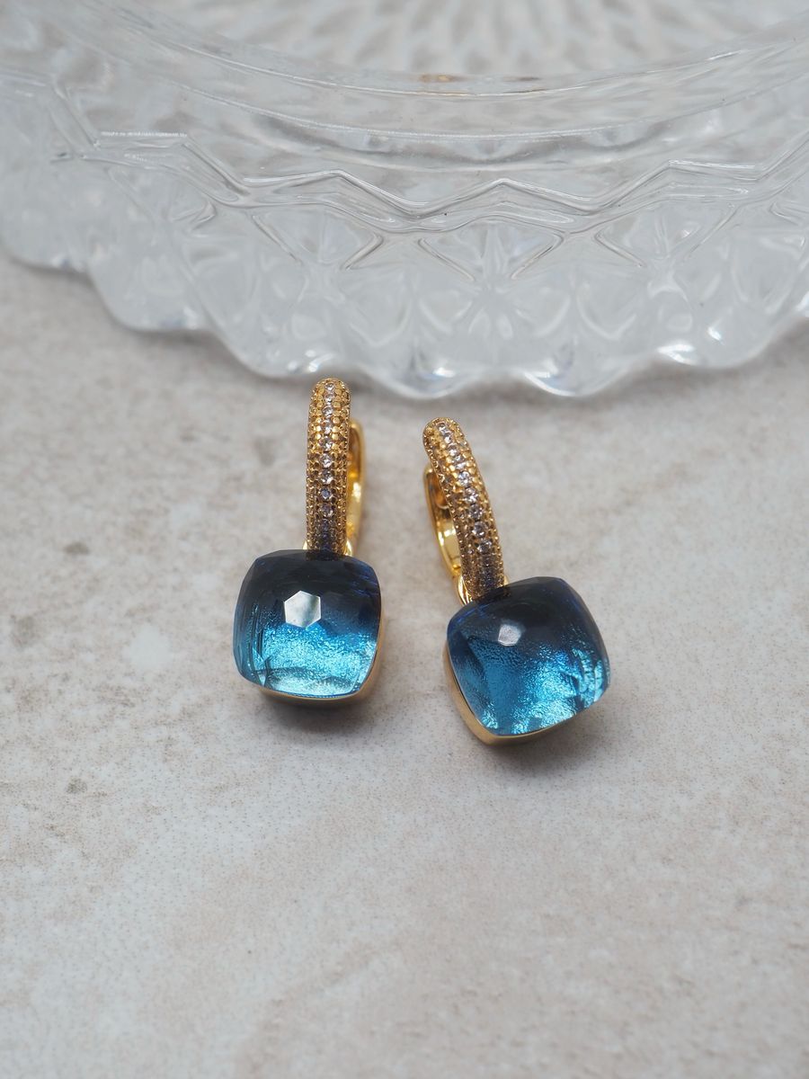 Adele øredobber mellomblå