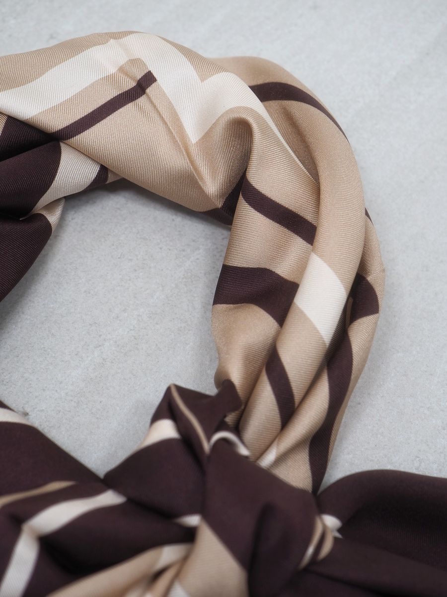 Silkeskjerf 7DAYS stort brun og beige
