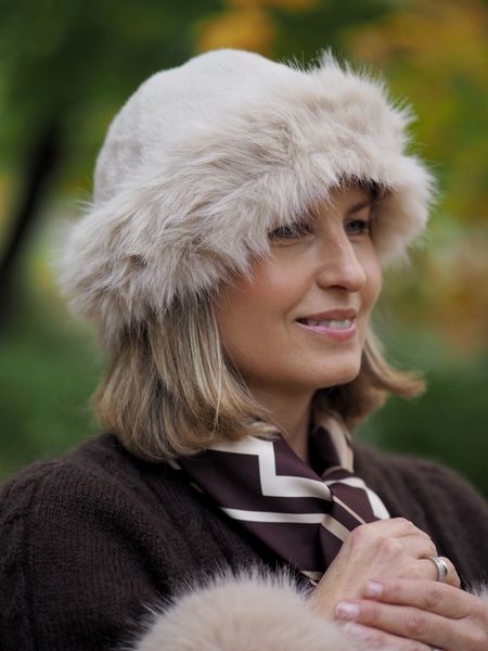 Hovedbilde Fuskepels lue beige