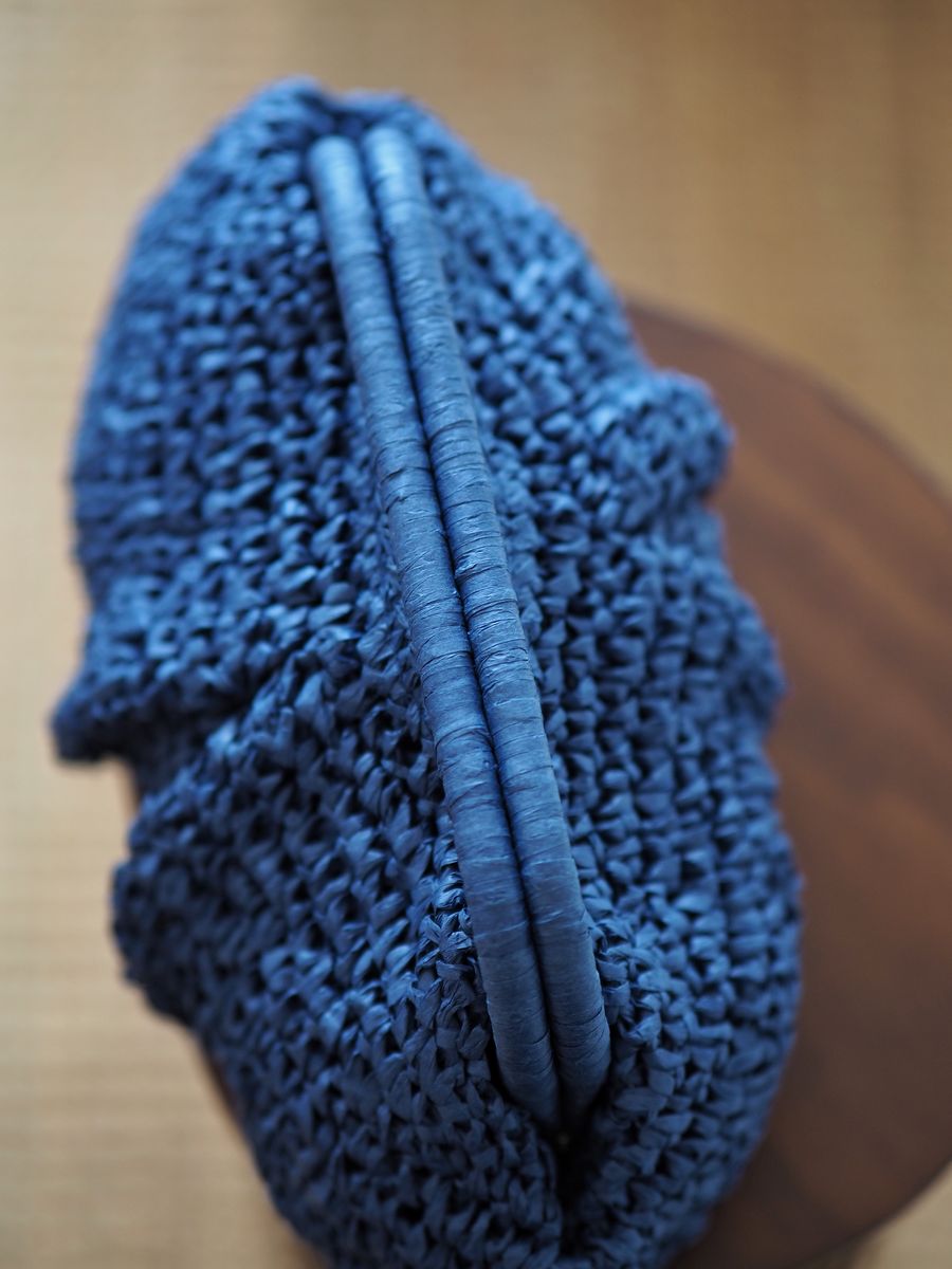 Raffia pouch-veske blå