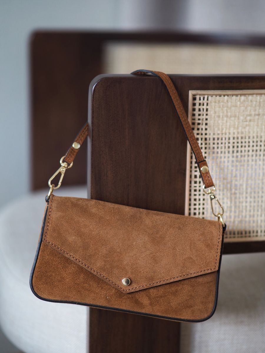 Konvoluttveske semsket skinn camel